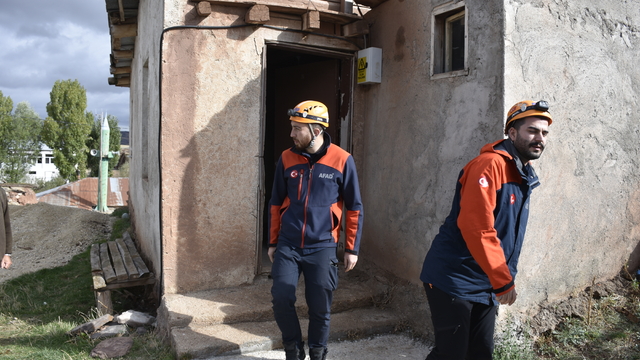 Sivas'ta 10 dakika arayla 4.7 ve 4.1 büyüklüğünde 2 deprem (5)