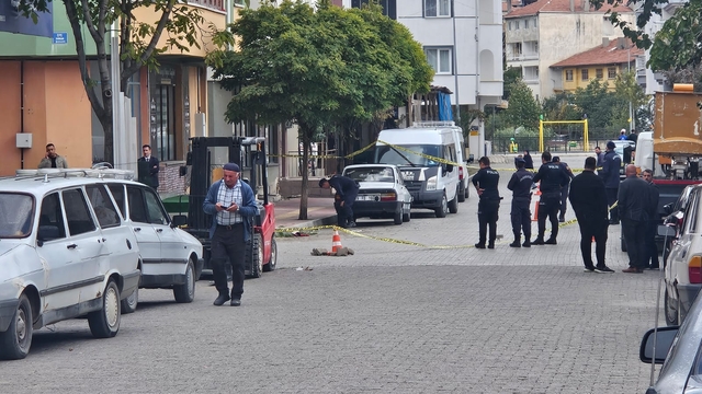 Çorum'da bir kişi mahkeme çıkışı kız kardeşi ve yeğenini silahla yaraladı