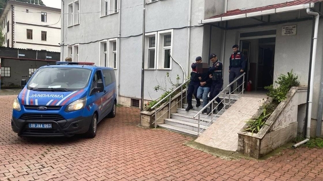 Artvin'de 34 yıl 2 ay 15 gün hapis cezasıyla aranan hükümlü yakalandı