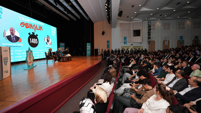 TÜGVA Yüksek İstişare Kurulu Üyesi Erdoğan, İzmir'de üniversite öğrencileriyle buluştu: