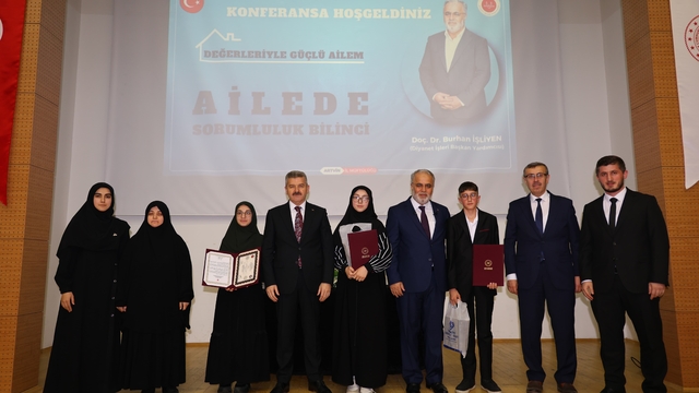 Diyanet İşleri Başkan Yardımcısı İşliyen, Artvin'de konferans verdi: