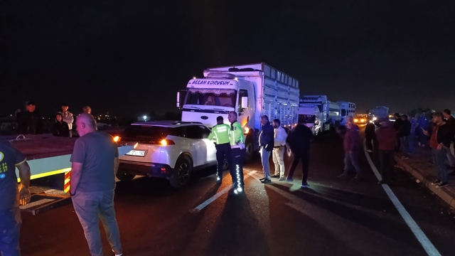Diyarbakır'da cip ile kamyonun çarpışması sonucu 5 kişi yaralandı