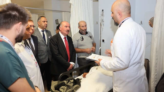 GÜNCELLEME 3 - Çorum'da minibüsle tankerin çarpışması sonucu 1 kişi öldü, 22 kişi yaralandı