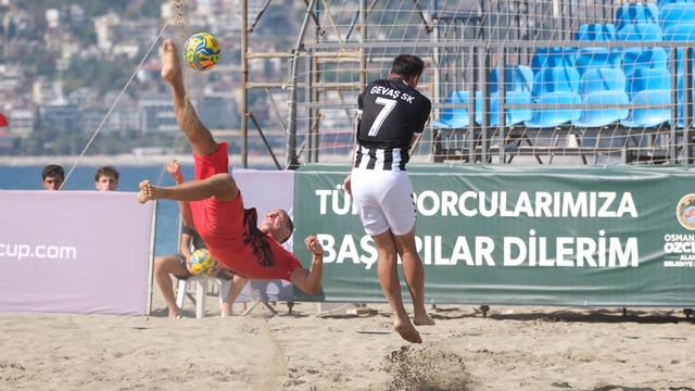 TFF Plaj Futbol Ligi Süper Finalleri, Alanya'da başladı