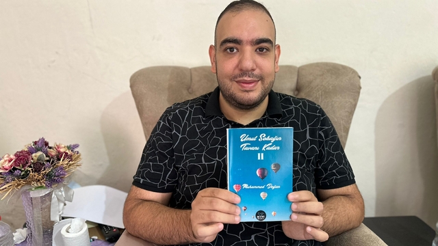 Kanserle üçüncü kez savaşırken 'Umut Sokağın Tavanı Kadar' adlı kitabı yazdı