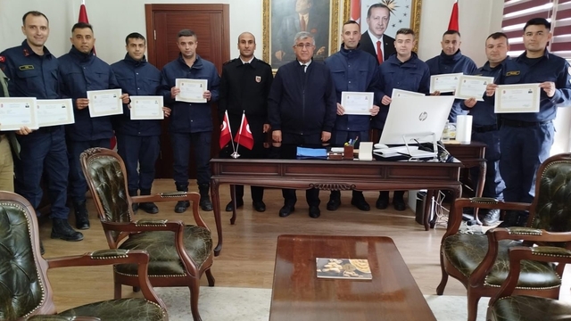 Çerkeş'te jandarma personeline başarı belgesi verildi