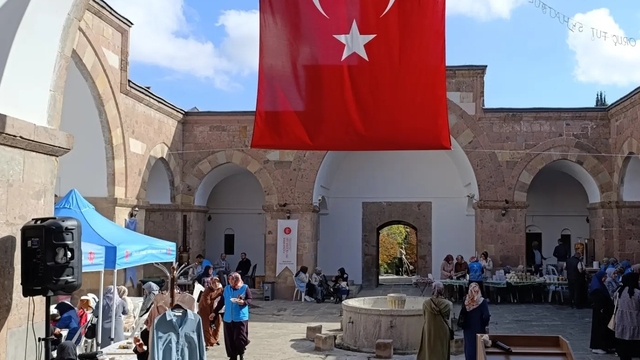 Merzifon'da cami inşaatı yararına kermes düzenlendi