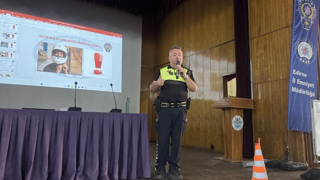 Edirne'de polis motosikletli kuryelere eğitim verdi