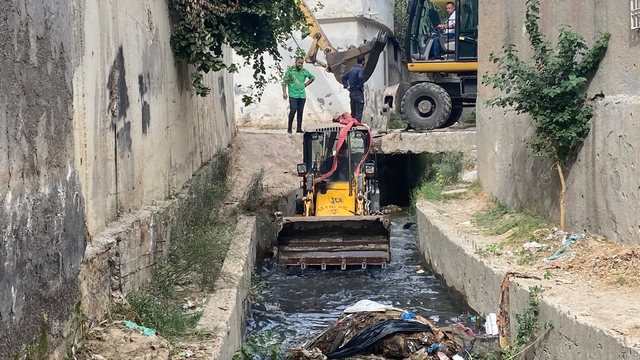 Cizre'de su taşkınlarının önüne geçmek için çalışma