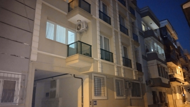 Kendisinden haber alınamayan Fidan evinde ölü bulundu, vücudunda 'kesi' izleri tespit edildi