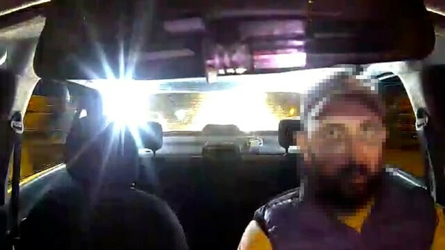 Çaldığı taksiyle bir süre gezdi, ardından araçtan atlayıp kaçtı