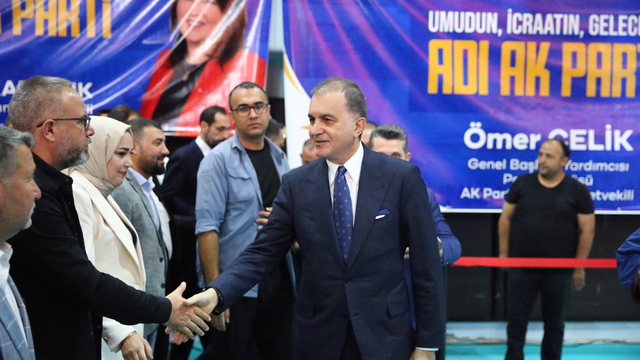 AK Parti Sözcüsü Çelik, Adana'da partisinin ilçe kongresinde konuştu:
