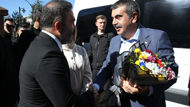 Milli Eğitim Bakanı Tekin, Bitlis'te AK Parti Ahlat İlçe Kongresi'nde konuştu: