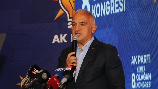 Bakan Ersoy: Antalya turist sayısında 15,3 milyonu geçti