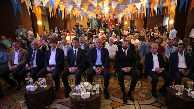 Kültür ve Turizm Bakanı Ersoy, AK Parti Kemer İlçe Başkanlığı 8. Olağan Kongresi'nde konuştu: