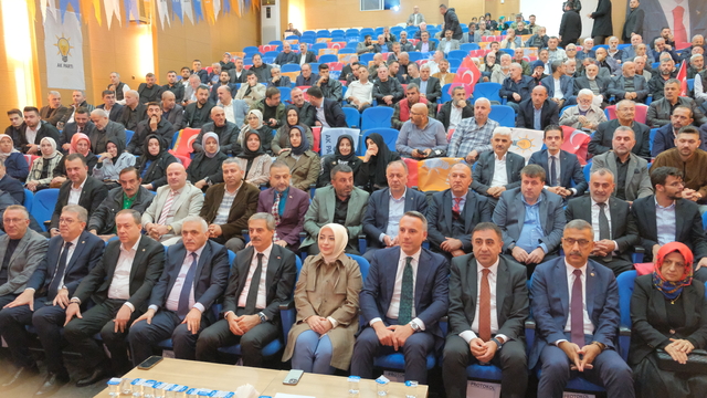 AK Parti Arifiye İlçe Başkanlığına Veysel Ünlü yeniden seçildi