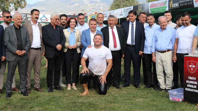 Kaş Belediyesi 3. Yağlı Güreşleri başpehlivanlığını İsmail Balaban kazandı