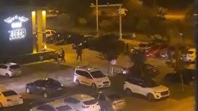 Eğlence mekanına girişindeki tartışmada ayağından vuruldu