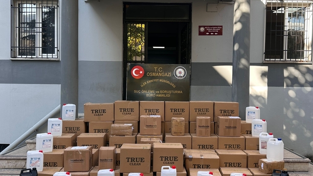 Bursa'da 1140 litre kaçak alkol ele geçirildi; 2 gözaltı