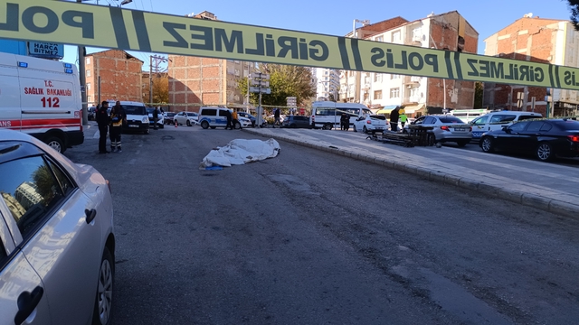Elazığ'da beton pompası aracının çarptığı yaya öldü