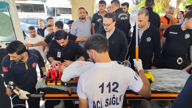 Bıçağın üzerine düşen Kerem bebek, ambulans helikopterle sevk edildi