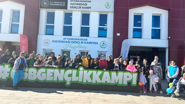 Ulusal Otizm Konfederasyonu üyeleri, Afyonkarahisar ve Mersin'de kamp yaptı