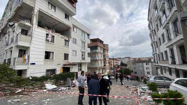 Gebze'de apartmanda doğal gaz kaynaklı patlama; 6 yaralı