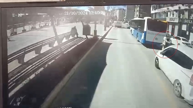 Koşarak yolun karşısına geçerken halk otobüsü çarptı