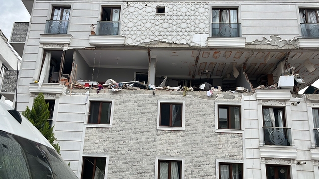 Gebze'de apartmanda doğal gaz kaynaklı patlama; 7 yaralı (2)