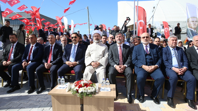 Diyanet İşleri Başkanı Erbaş Hatay'da toplu açılış ve temel atma törenine katıldı