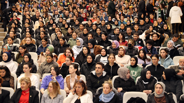Sivas'ta "En İyi Narkotik Polisi Anne" konferansı düzenlendi