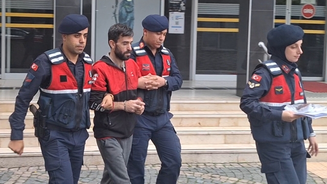 Samsun'da aracında ve ikametinde uyuşturucu bulunan zanlı tutuklandı