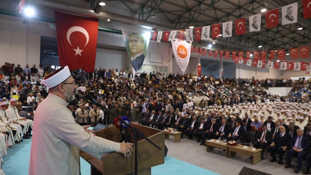 Diyanet İşleri Başkanı Erbaş, Hatay'da hafızlık icazet törenine katıldı