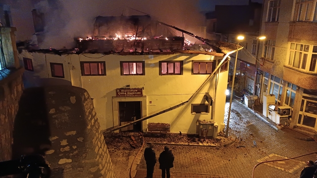 Kastamonu'da çıkan yangında tarihi hamam kullanılamaz hale geldi