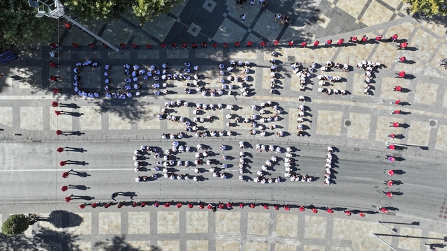 Denizlili öğrencilerden Cumhuriyet'in 101. yılına özel koreografi