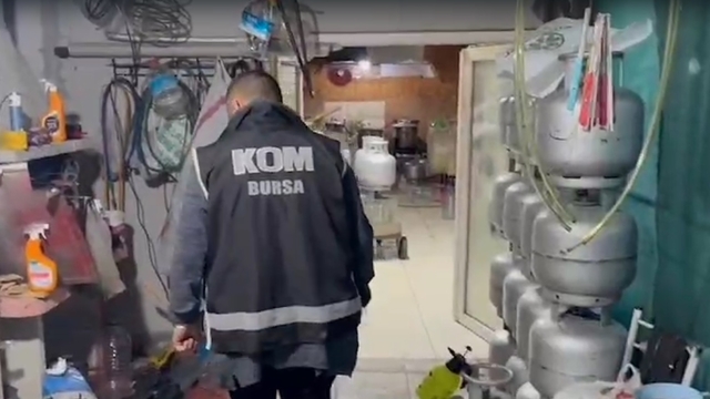 Bursa'da 4 ton sahte içki ele geçirildi; 1 gözaltı