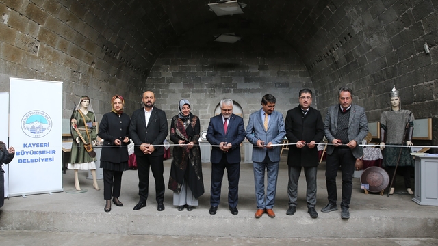 Kayseri'de "Selçuklu Eserleri Sergisi" açıldı