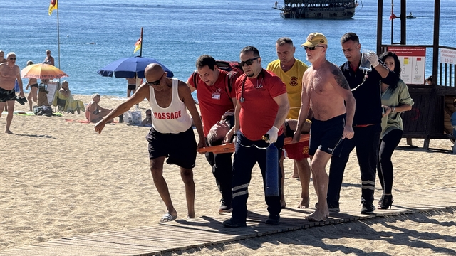 Alanya'da boğulma tehlikesi geçiren turisti cankurtaran kurtardı