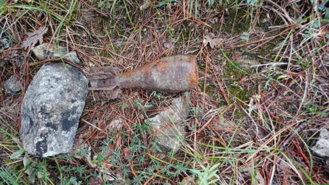 Mantar toplamaya gittikleri ormanda havan topu mermisi buldular