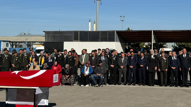 Zincirleme kazada karakol komutanı hayatını kaybetti, 15 kişi yaralandı (3)