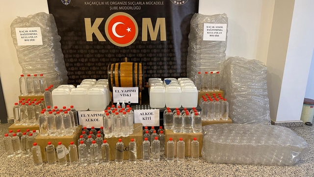 Sivas'ta 215 litre kaçak alkol ele geçirildi