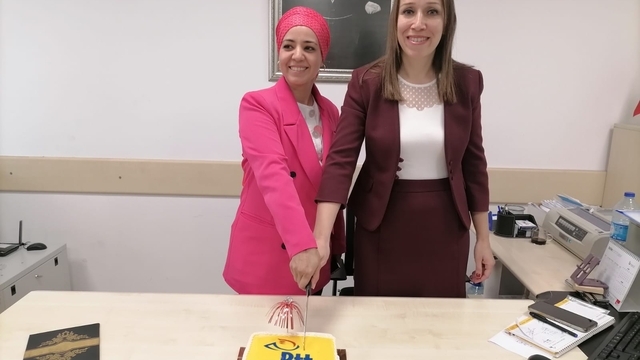 İskenderun'da PTT'den müşterisine kuruluş yıl dönümü hediyesi