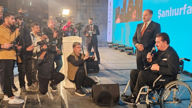 İbrahim Tatlıses'e, baba ocağında onur ödülü