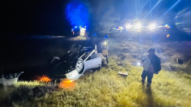 Şarkışla'da devrilen otomobildeki 2 kişi yaralandı