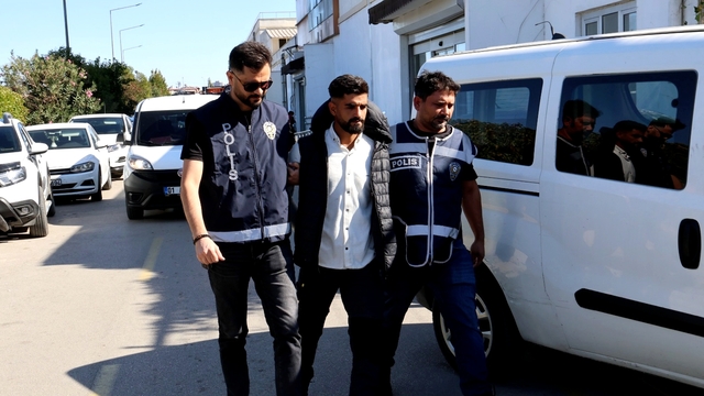 Adana'da boşanma aşamasındaki eşini ve kayınbabasını yaralayan kişi tutuklandı