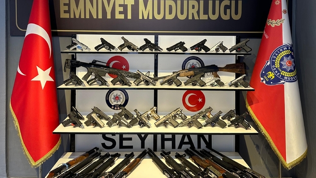 Adana'da operasyon ve denetimlerde 61 silah ele geçirildi