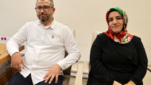 Yakınlarına bile söyleyemediği meme kanseriyle mücadele ediyor