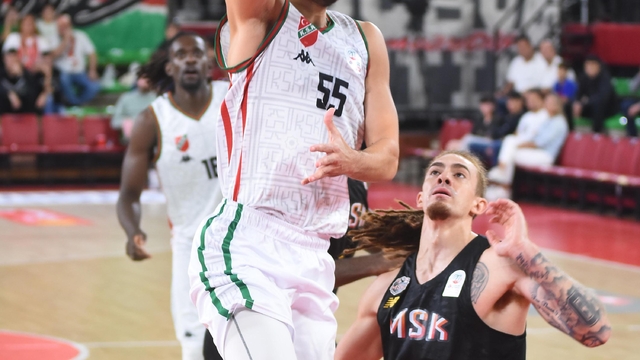 Karşıyaka'da potada alkışlar Kenan'a