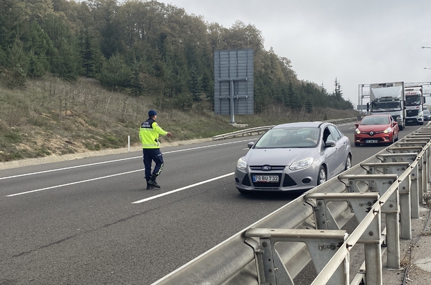 Bolu'da tanker ile otomobilin çarpıştığı kazada sürücüler yaralandı