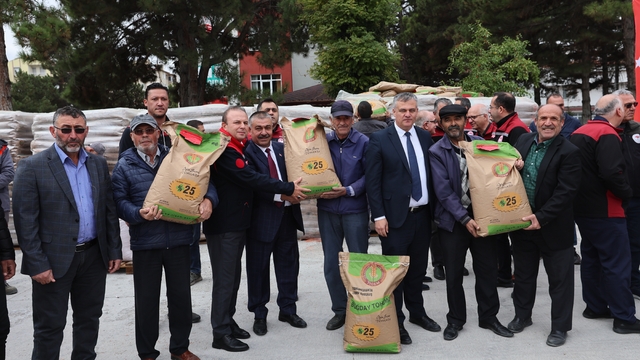 Kayseri'de 1000 çiftçiye 250 ton buğday tohumu dağıtıldı